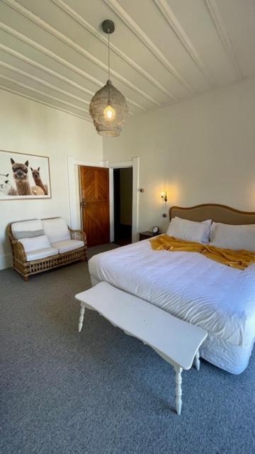 Мотель The Clive Hideaway Экстерьер фото