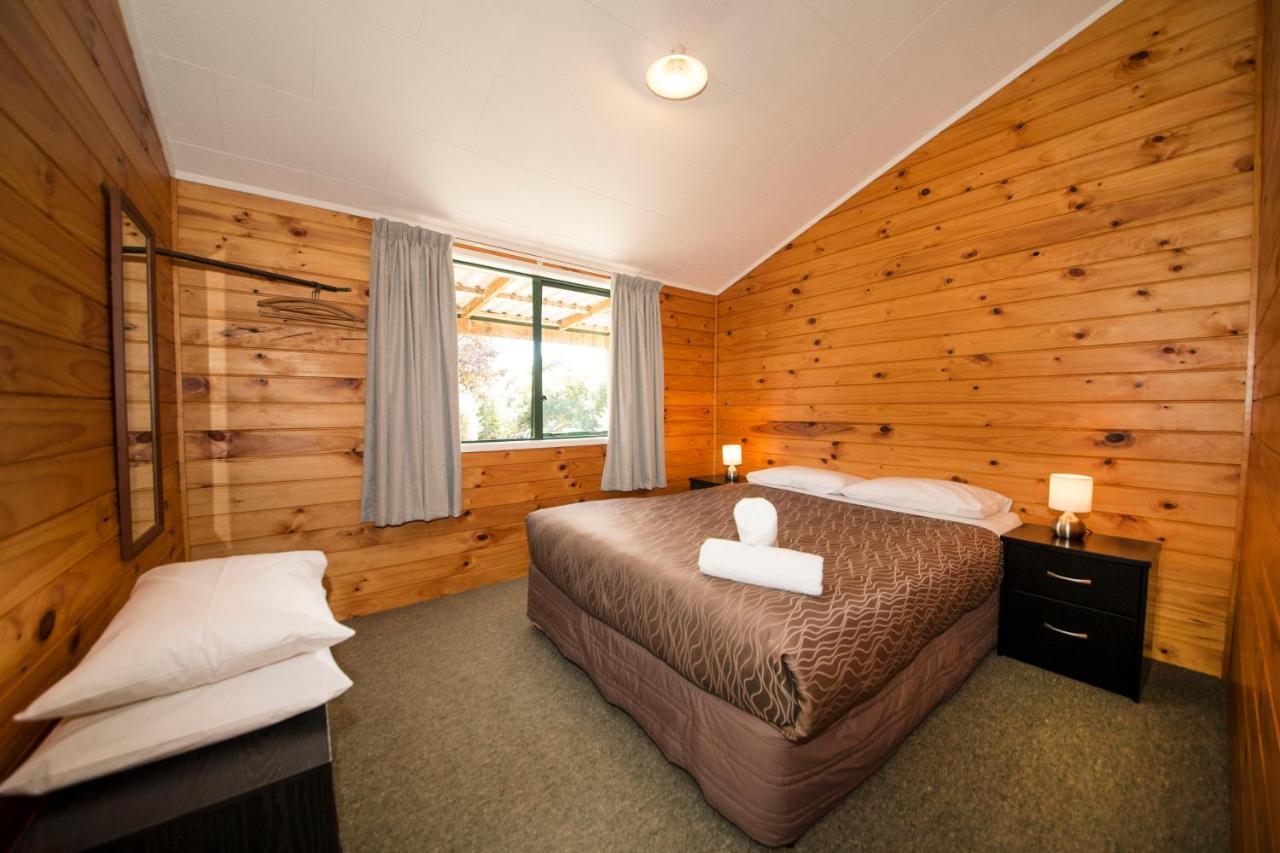 Мотель The Clive Hideaway Экстерьер фото